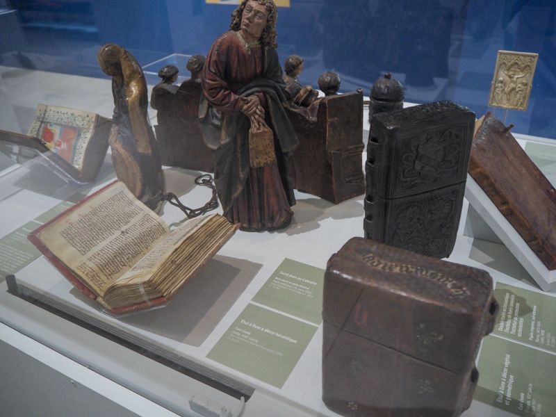 Exposition "Regards sur la vie quotidienne' du musée de Cluny - l'art de l'écriture - manuscrits